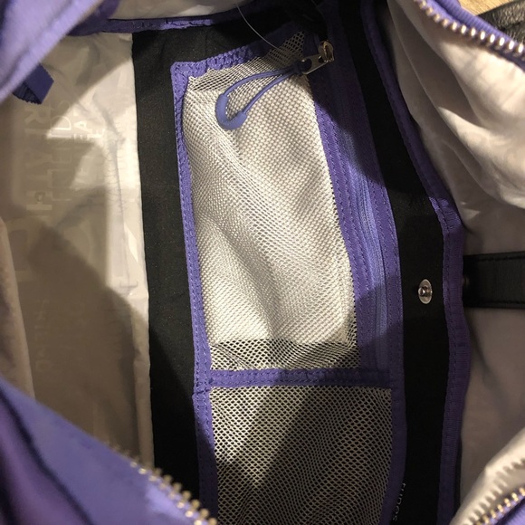 Lululemon small handbag new without tags - Picture 3 of 8